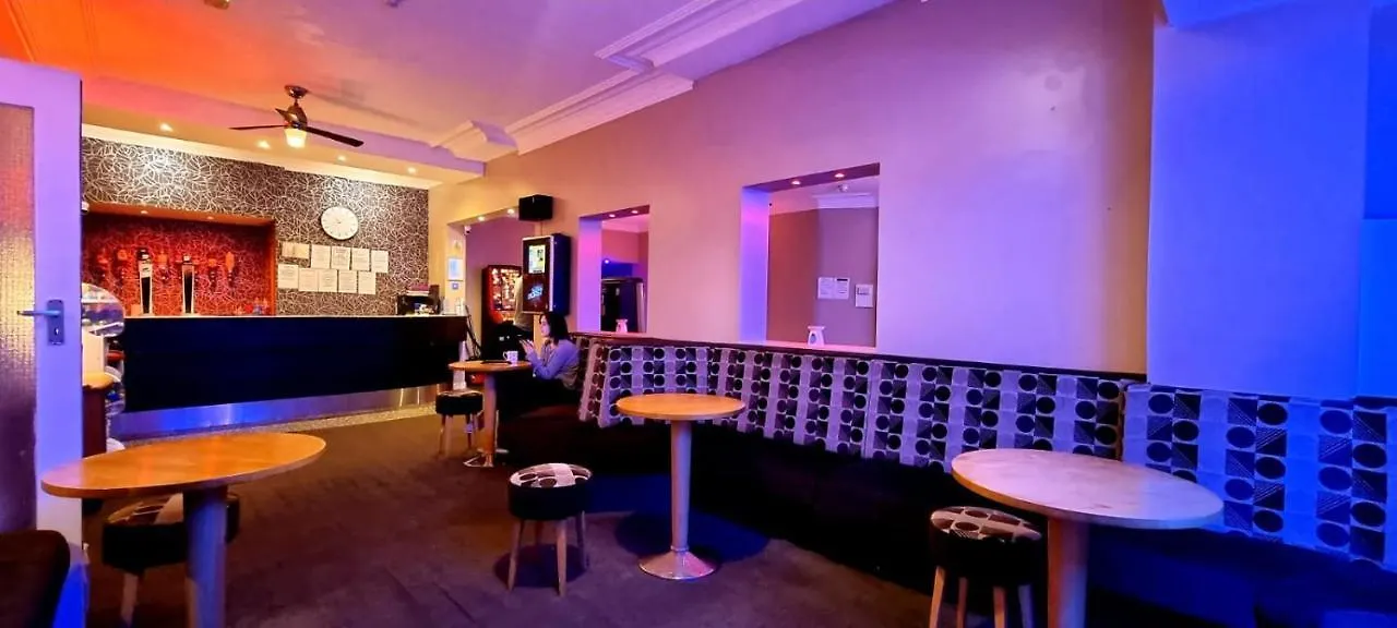 The Avari Beach Hotel Blackpool 2*,
